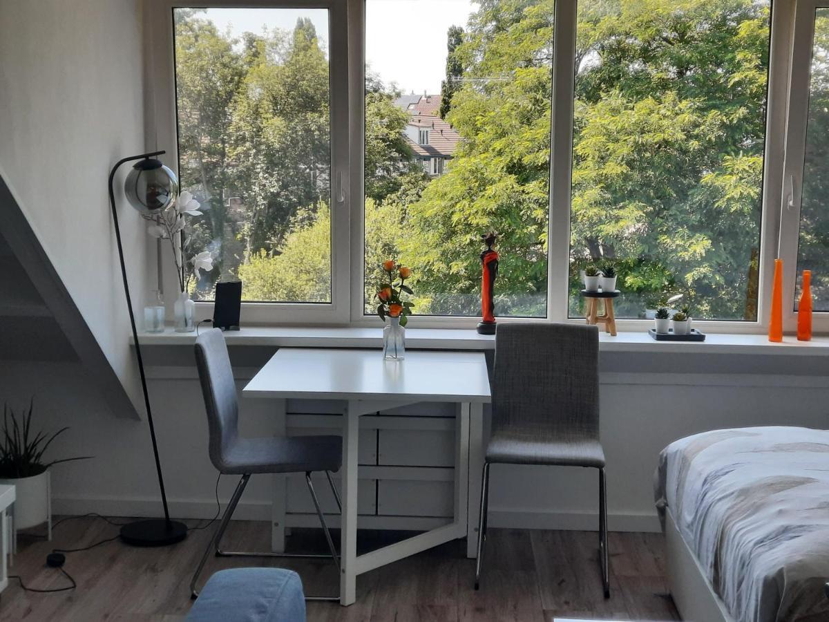 Studio 76 Groningen Met Gratis Leenfietsen Hotel Exterior photo
